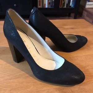 Women’s black pumps